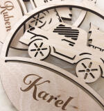 Houten kerstbal met pick-up & kerstboom